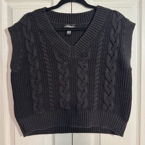 Expressed small oversized knit sweater vest